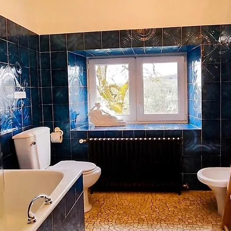 Domaine De Charme Sur Prive Holiday home Dirac