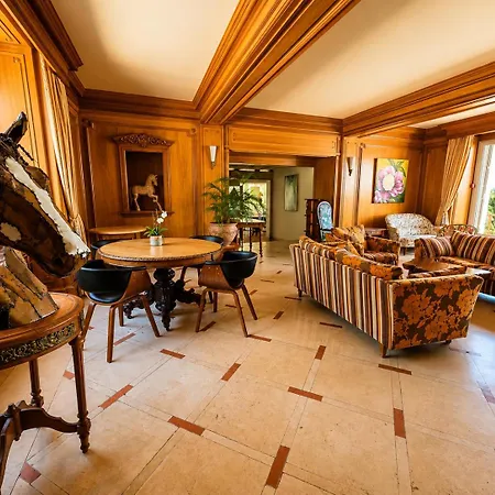Hébergement de vacances Domaine De Charme Sur Privé