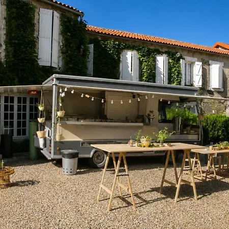 Hébergement de vacances Domaine De Charme Sur Privé *