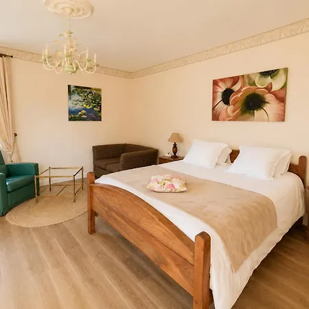 Hébergement de vacances Domaine De Charme Sur Privé