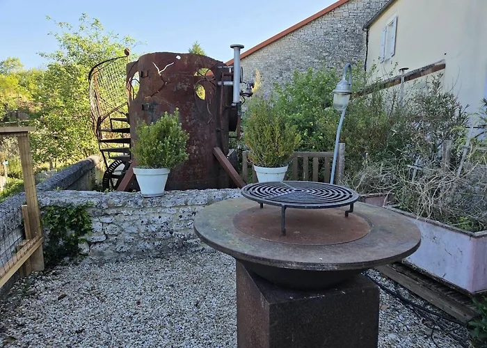 Domaine De Charme Sur Privé